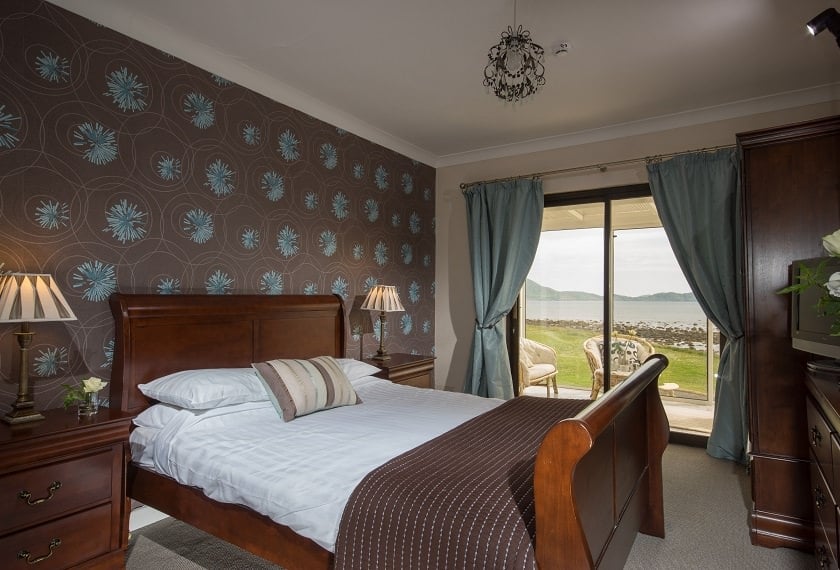 NOW CLOSED WIN Overnight Stay for Two in The Smugglers Inn with Good Food Ireland