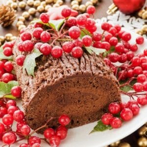 Buche de Noel (Yule Log Cake) Recipe + Tutorial – Sugar Geek Show